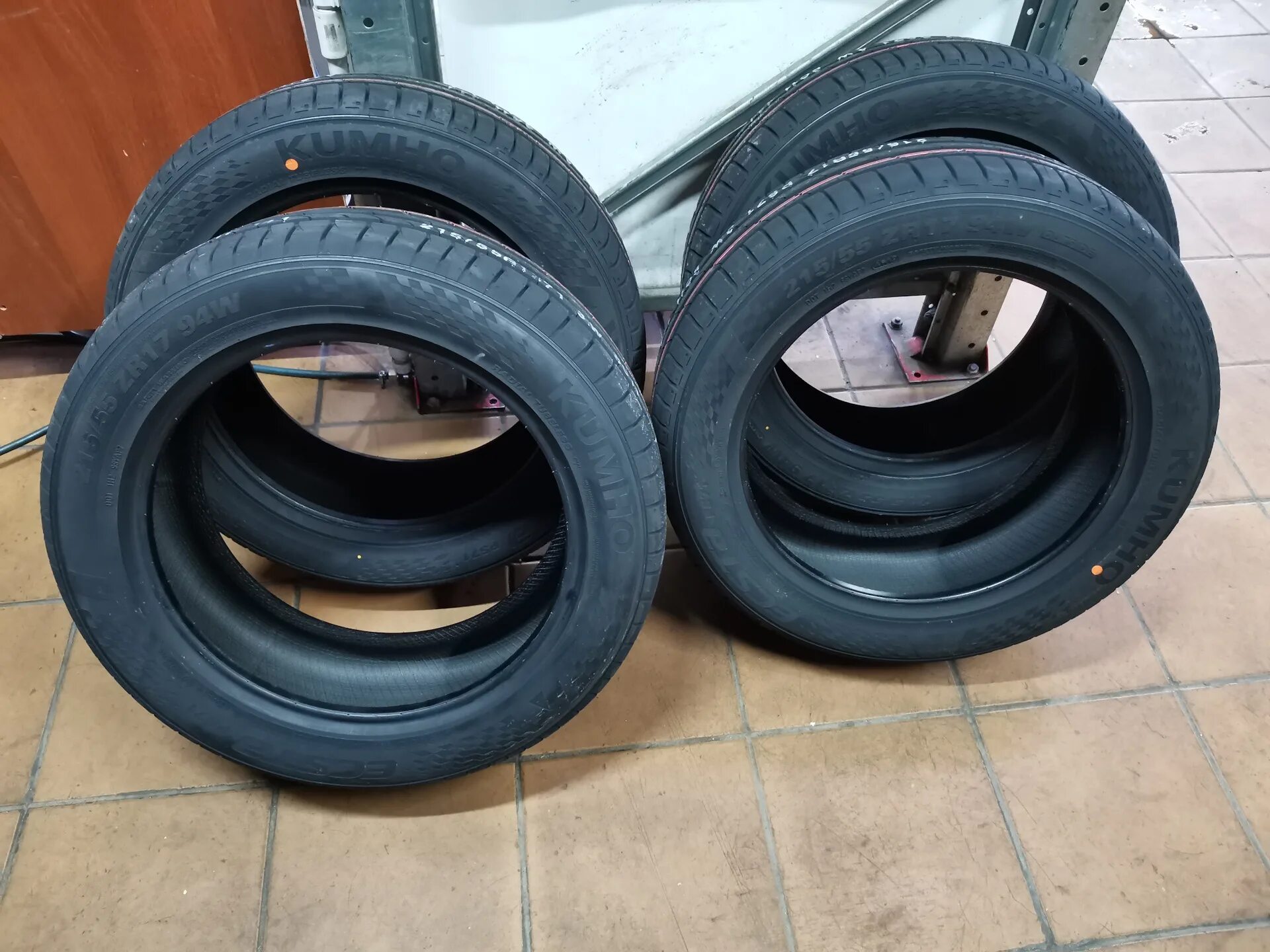 Шины ecsta ps71 отзывы. Kumho Ecsta ps71 225/45r18 95y. Kumho Ecsta ps71 BMW. Kumho Ecsta 225/45 r18. Шины Kumho Ecsta ps71.