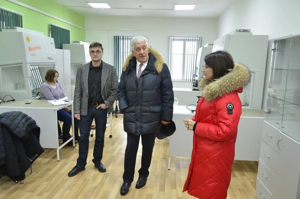 Новоаннинский сельскохозяйственный колледж. Волгоградская область камышин пролетарская 103. Нотариальная контора вывеска. Нотариусов новоаннинский. Нотариальная контора калининград.