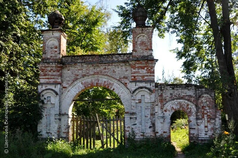 Шашково рыбинский. Шашково Ярославская область Церковь. Шашково Рыбинский район. Крестовоздвиженская Церковь в Шашково. Поселок Шашково Рыбинский район Ярославская область.