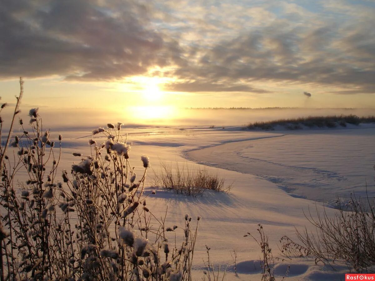 2 января заход солнца. Печора река зима. Река Печора зимой. Природа Марий Эл зимой. Закат зимой.