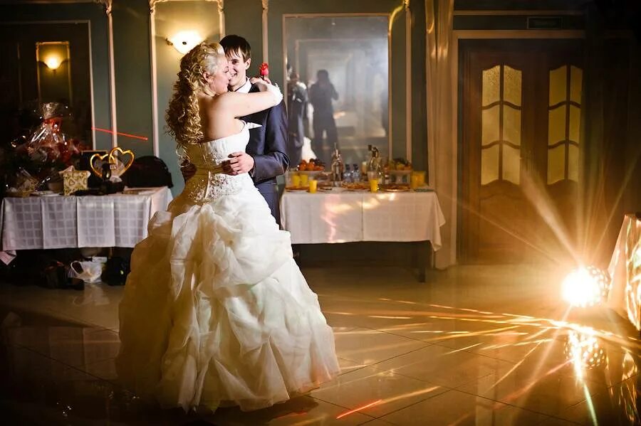 Постановка свадебного танца. Постановка свадебного танца. Свадебный танец. Танец жениха и невесты на свадьбе. Свадебный танец 2022.