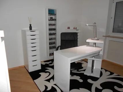Nail room
