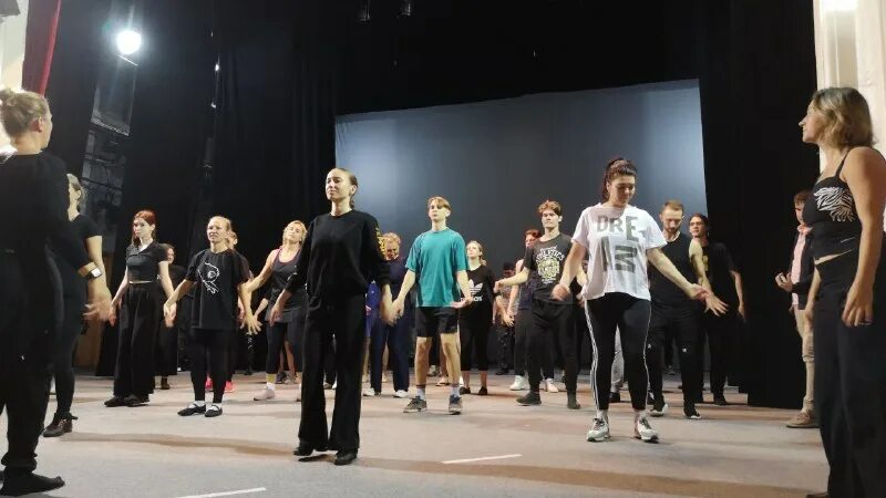 чехова и театра наций,. интимная комедия спектакль нижний новгород. инициатива театр. инициатива театр. сайты театров.