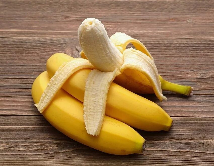 Бананчики. Банан. Красивый банан. Десертный банан. Банан фото.