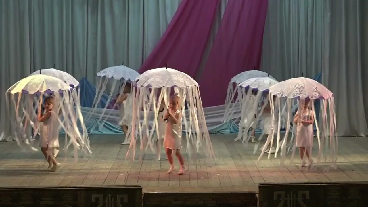 Танцующие медузы. Танец медуз. Танцующие медузы. Танцующая медуза. Танцующие медузы.