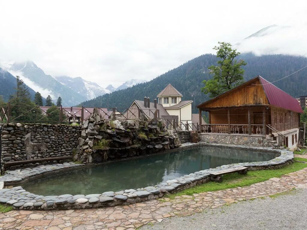 Домбай (курортный посёлок). Гостиница таулу домбай. Саулук гостиница в домбае. Гостиница таулу домбай. Отель таулу домбай.