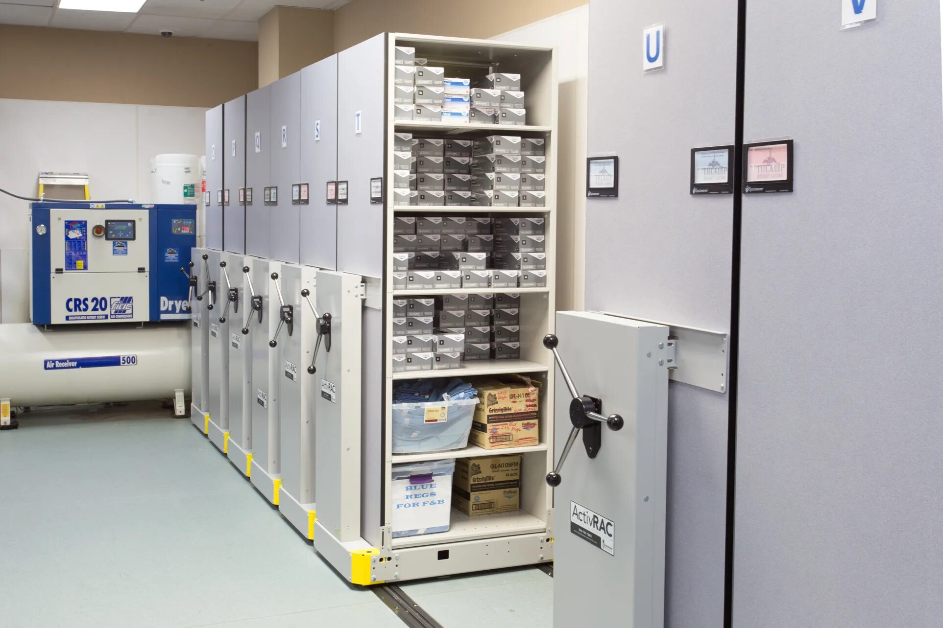 Storage clean. GFM 400 стеллаж. Storage Room. MGG Base Storage холодильник.