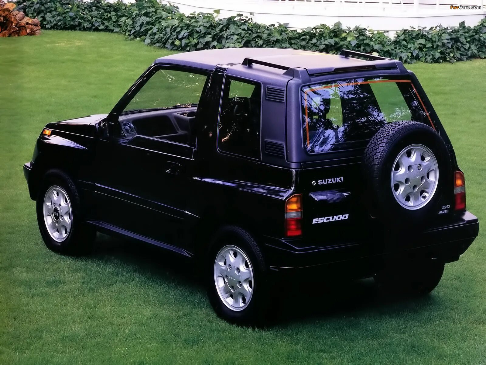 Сузуки первого поколения. Suzuki Escudo i 1988. Suzuki Escudo 1 поколение. Suzuki Escudo 1 поколение 3 двери. Сузуки эскудо 3 поколение.