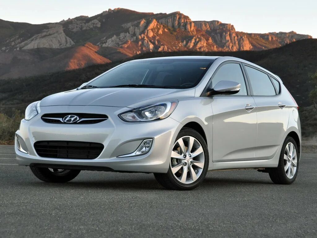 Hyundai Accent 2013. Хендай акцент хэтчбек 2013. Hyundai Accent Hatchback. Хендай акцент 1.