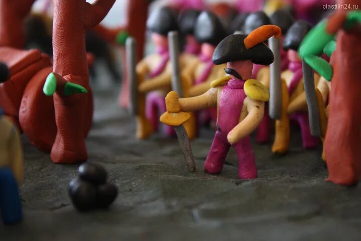 пластилин для малышей от 1 года. макет земли из пластилина. резиновый пластилин. битва пластилина. имитация пластилина.