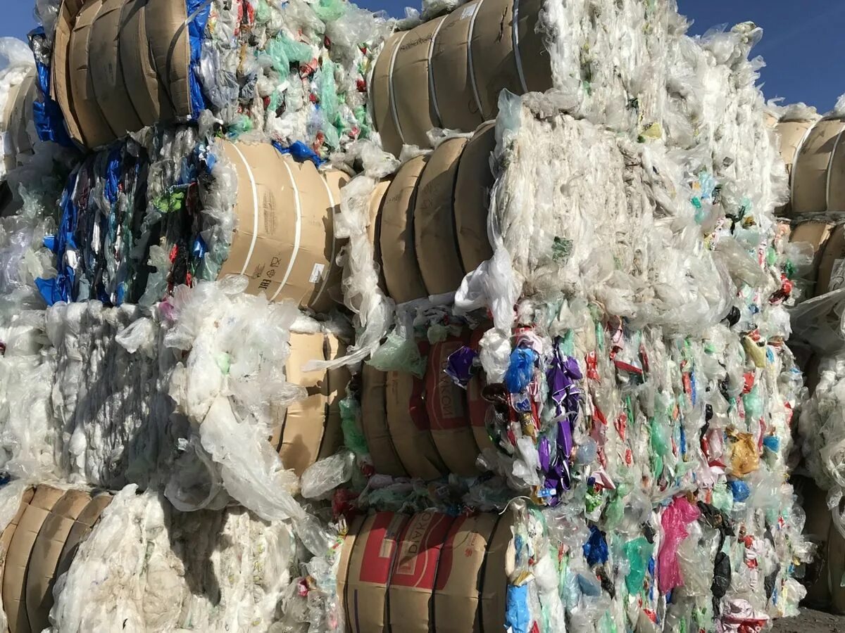 Свалка компьютерной техники. Утилизация компьютерной техники. Отходы полипропилена (биг-беги б/у, лента), кг. Отработанные автомобильные покрышки. Шредер для переработки резины.