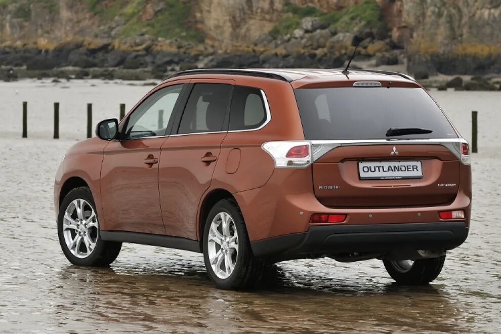 Mitsubishi outlander полный. Мицубиси Аутлендер 3. Mitsubishi Outlander 2012. Mitsubishi Outlander (2012-2015). Митсубиши Аутлендер 2012.