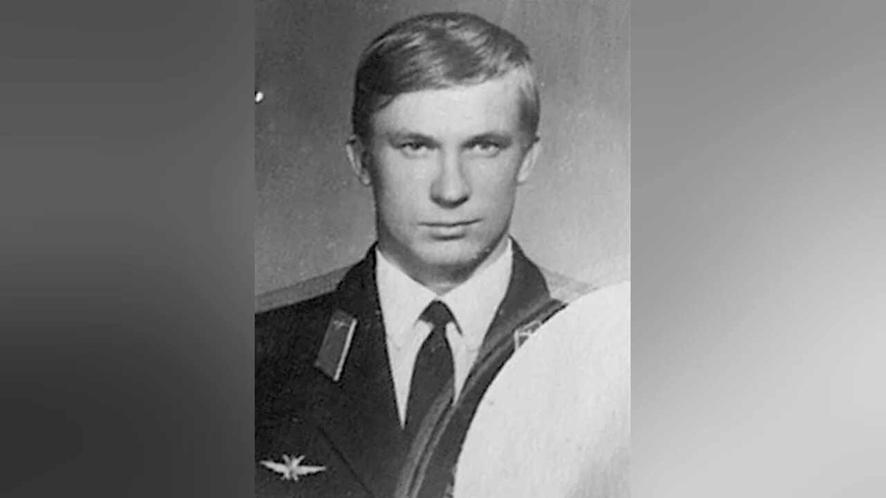 Александр зуев миг 29. Советский летчик предатель виктор беленко. Летчик кузьминов угнал. Миг 25 1976 беленко. Виктор беленко летчик.