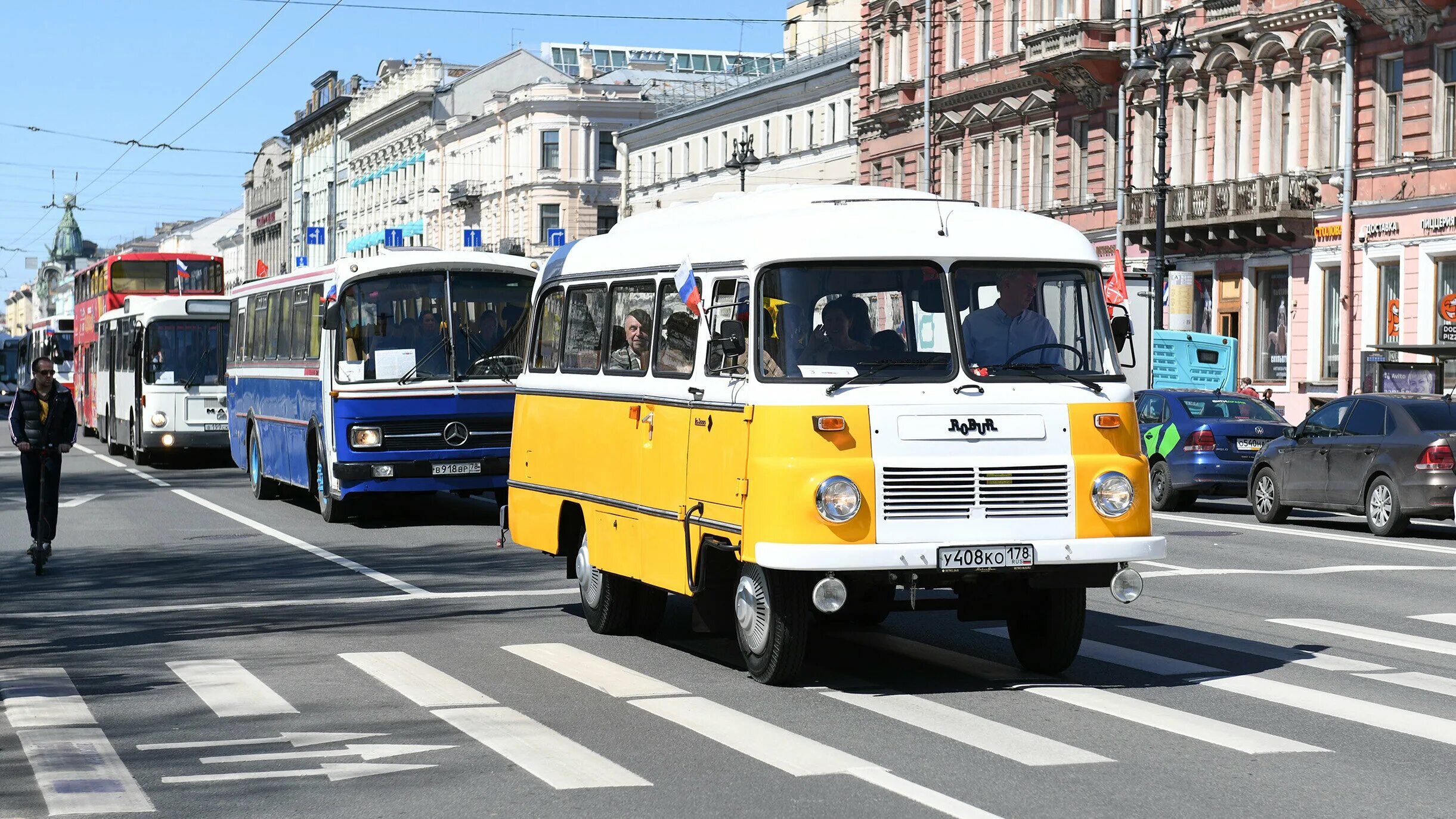 Ретро парад москва. Парад ретро техники 2022 Москва. Парад ретро транспорта Москва 2022. Парад ретротранспорта Петербург. Парад ретро транспорта в Москве 2023.