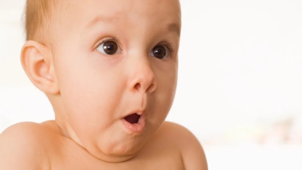 Младенец икает. Колики у новорожденного поза. Икота картинка для детей. Как избавиться от икоты ребенку 10 лет. Ребенку 4 года икает.