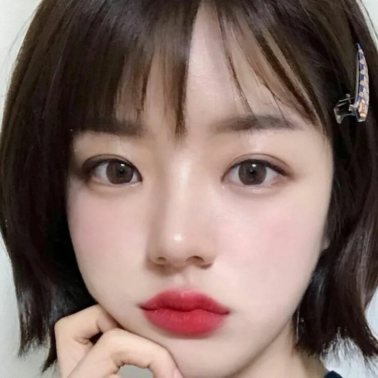 Prettier logo. Эсти гинзбург 13. Кэти претти. Лил бит. G prettier.