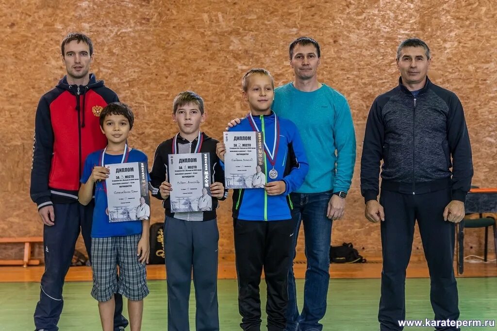 Программа лысьве. Спорт в лысьве. дом спорта лысьва. дом спорта лысьва большой теннис. лысьва новый дом спорта.