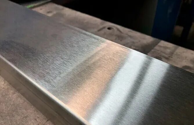 Станок для сатинирования металла листового. Лист нержавеющий шлифованный aisi 304. Алюминиевая композитная панель aisi 304 316 латунь. Лист аиси 430 нержавейка. 5 х100х150мм.
