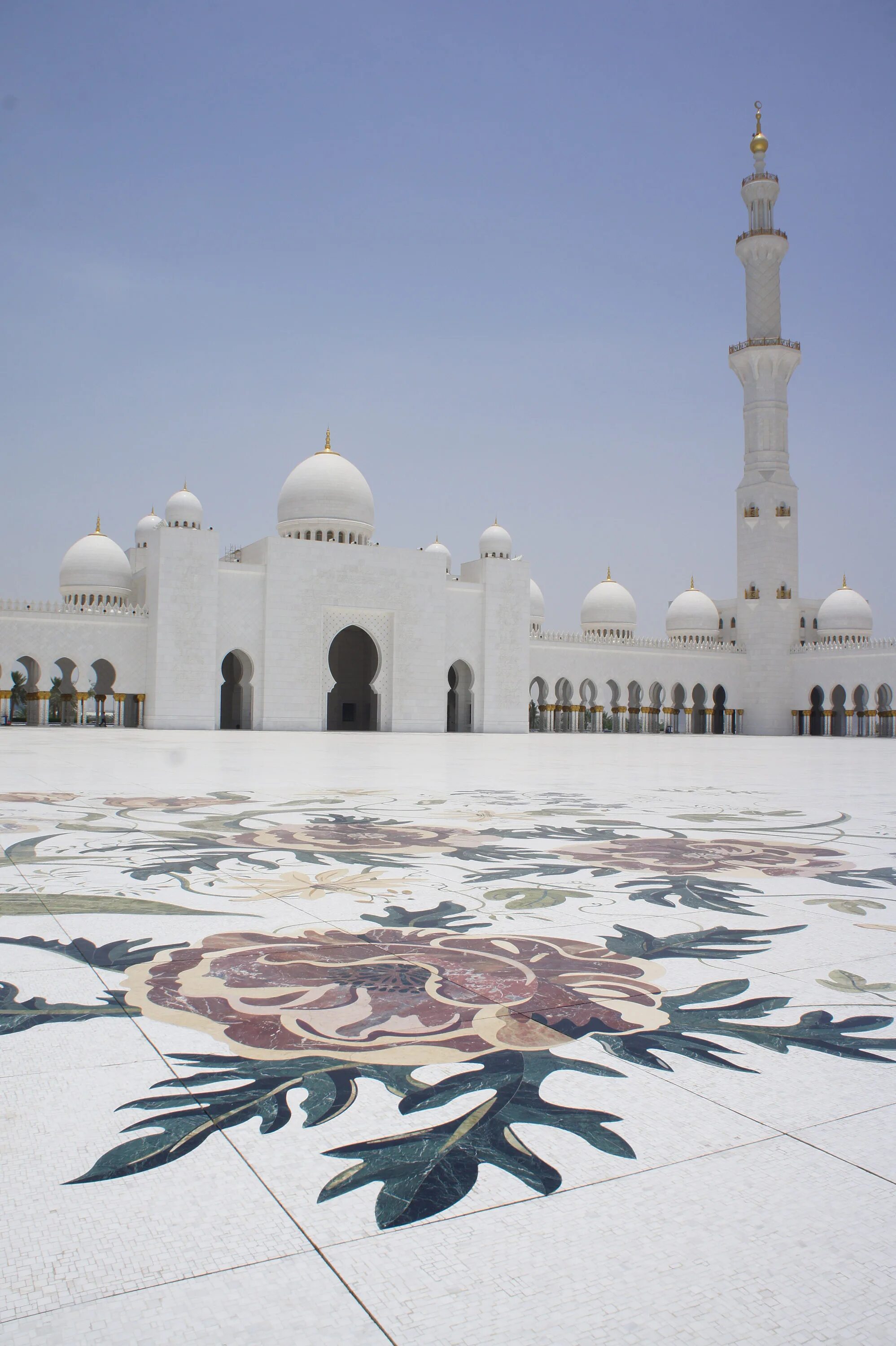 Мечеть чамлыджа в стамбуле. Новая мечеть в астане. Абу даби мечеть шейха зайда фото. Самые крупные мечети. Шали чечня мечеть гордость мусульман.