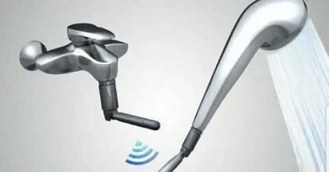 Қыздың ішіне кезек-кезек араласатын адамдар бейнеленген онлайн порно көру.