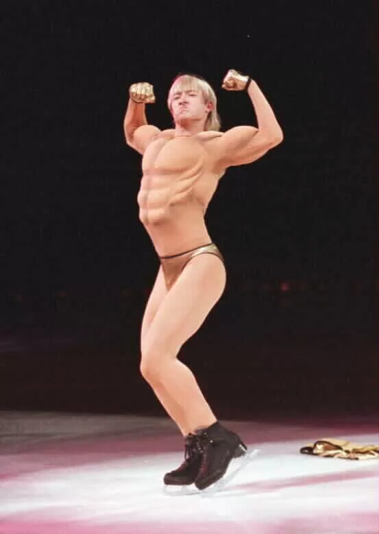плющенко плющит. евгений плющенко в костюме качка. евгений плющенко накаченный. плющенко в костюме бодибилдера. евгений плющенко качок.