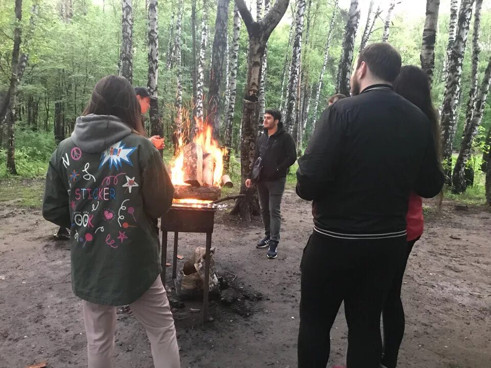 Мещерский парк зона шашлыков для шашлыка. Шашлыки в парке. Мещерский парк шашлыки. Мещерский парк место для шашлыков.