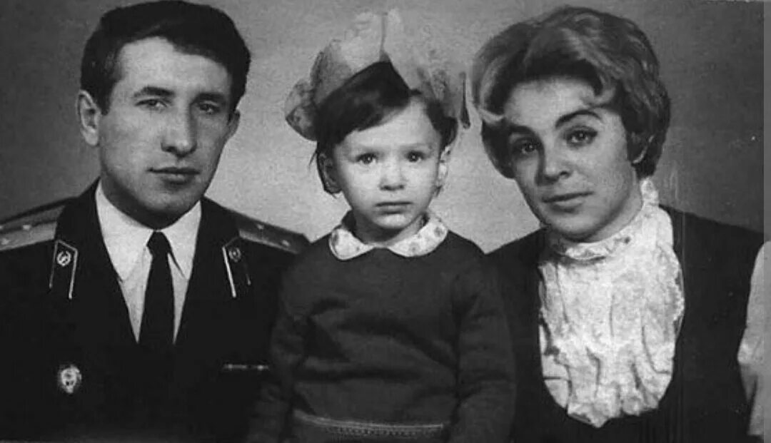 Ирина зеленая биография личная жизнь Рина Зеленая фильмы и роли, биография и личная жизнь фото и видео