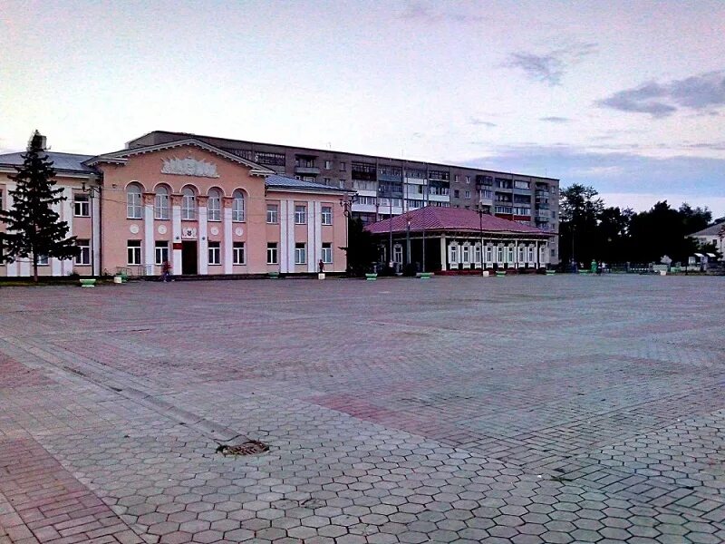 Погода в городе куйбышеве. Площадь Куйбышева НСО. Площадь города Куйбышев НСО. Городская площадь Куйбышев НСО. Центральная площадь Куйбышев НСО.