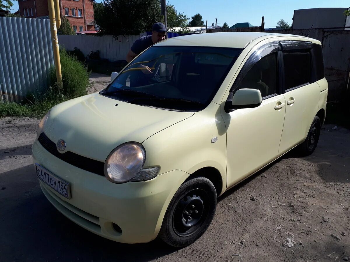 Купить сиента владивосток. Тойота Сиента 2003. Toyota Sienta 1.5 at 2004. Тойота Сиента 2003 год. Тойота Сиента 2008 год.