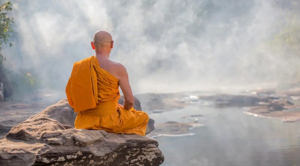 Будда Шаолинь. Медитация монах. Буддийский монах. Буддийский монах медитирует. Слушать тибетскую медитацию