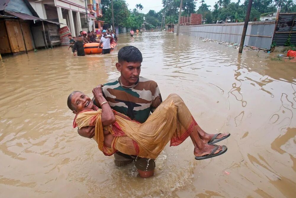 Наводнение в Индии 2023. Ришикеш Шива наводнение.