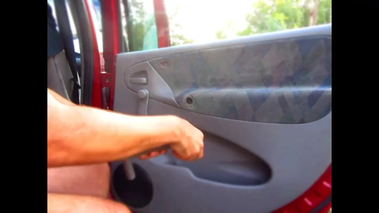 Обшивка двери ситроен с4 седан. Обшивки дверей ситроен с4 2008 года. Дверная карта ситроен с4 седан. Перетяжка обшивки двери ситроен с3 2005. Акустика в ситроен джампи 3.