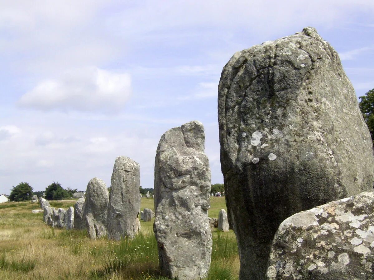 Stones википедия. Карнак аллея менгиров. Карнак Франция мегалиты. Мегалиты Стоунхендж. Менгиры Бретань Франция.