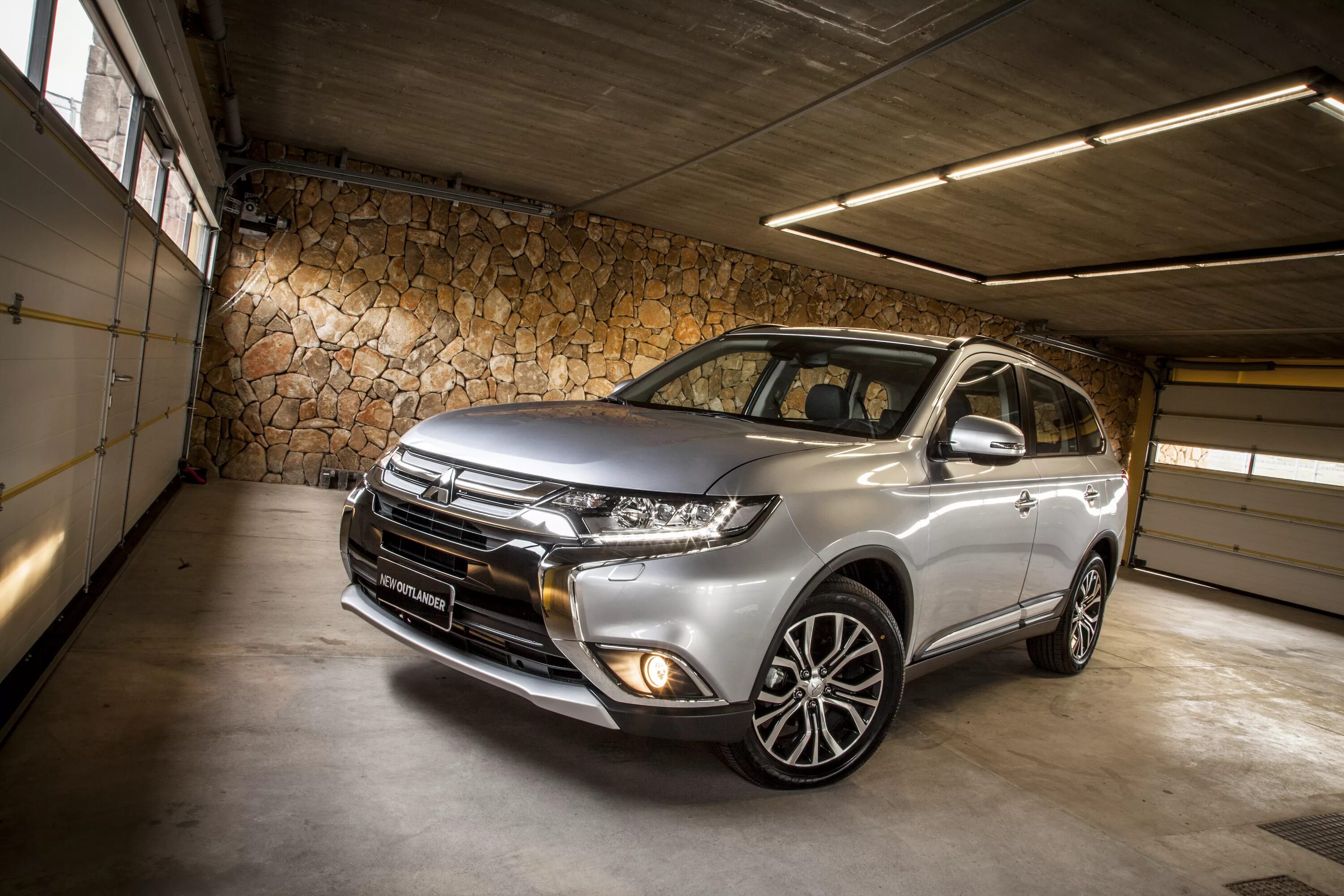 Mitsubishi Outlander 2015. Митсубиси Аутлендер т2015. Мицубиси Outlander 2015. Митсубиши Аутлендер 2015.