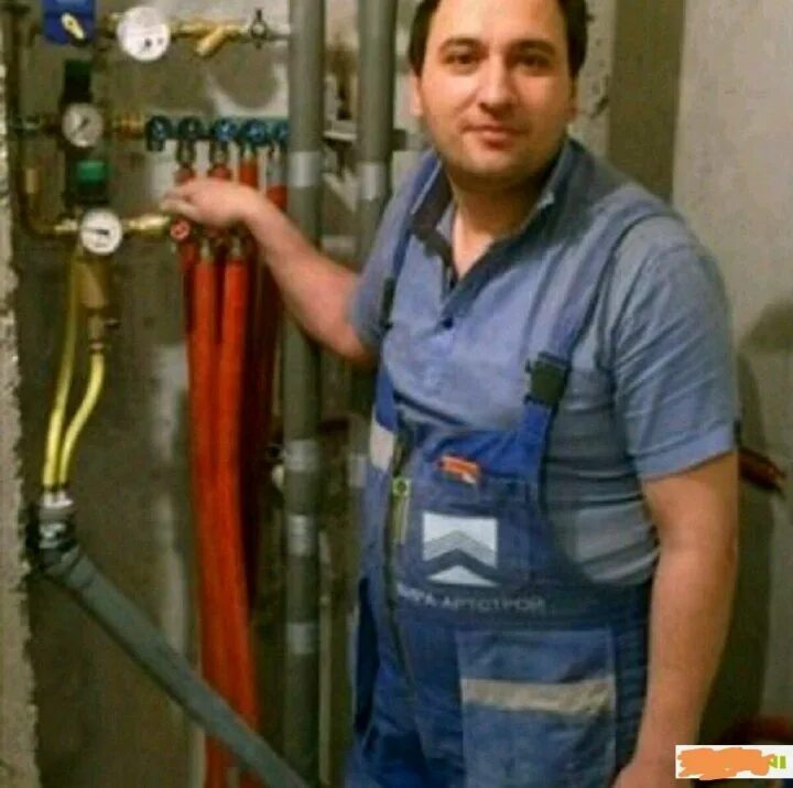 Услуги сантехника объявления. Услуги сантехника сварщика. Сантехник трубы. Монтажник отопления и водоснабжения. Сварочные работы сантехника.