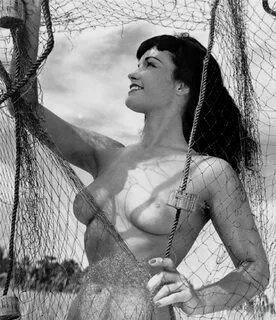 Фотографии голой актрисы Bettie Page (Бетти Пейдж) .