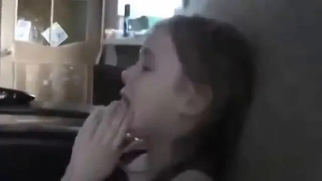 Снимает на телефон как сосет школьница Никита Хрипун ВКонтакте