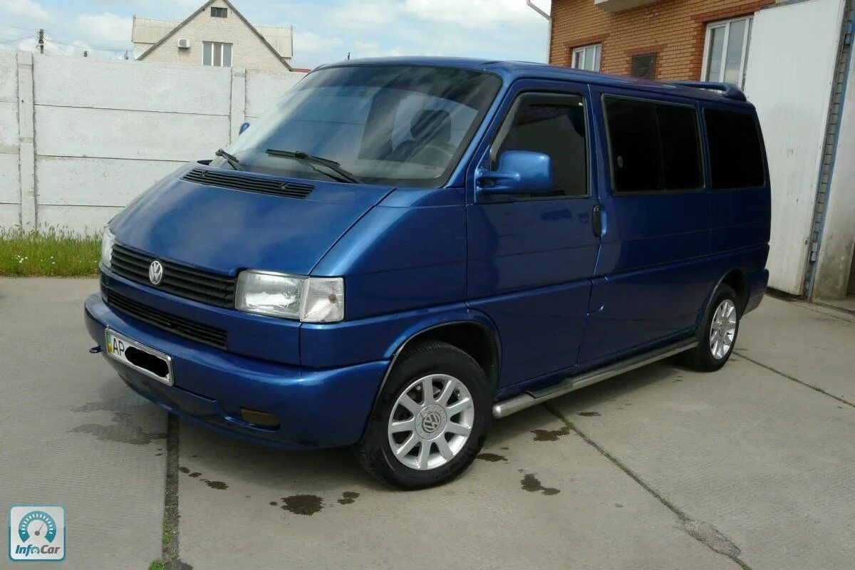 Куплю б у т4. Фольксваген транспортёр т4 синий. Volkswagen t4 2000. Фольксваген Транспортер 2000. Фольксваген Транспортер т4 голубой].