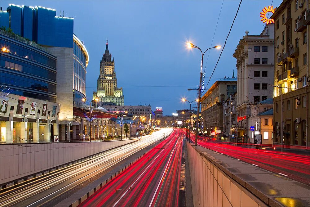 площадь садового кольца. москва центра садового кольца. садовое кольцо красные ворота. площадь садового кольца. улица современного города.