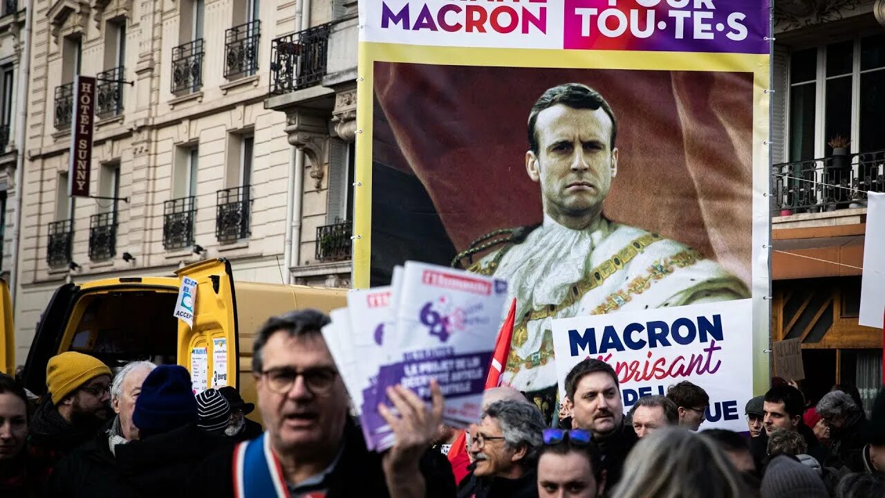 Французы миллион. Митинги в Париже. Забастовка во Франции сейчас. Франция власть. Протесты во Франции сейчас фото.