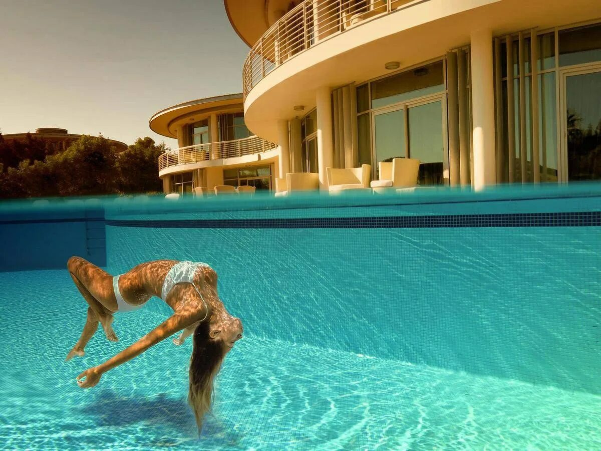 Kaya belek hotel бассейн. Лежак на пляже. Турция отдых открыта. Туристы в турции. Турция отпуск.