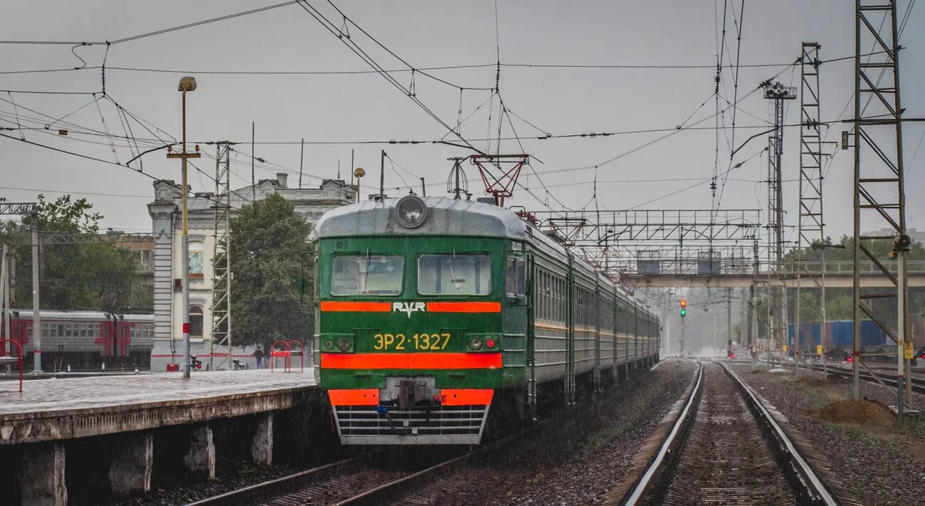 Сп 2.2 2.1327. Эр2 1327. Электропоезд 6304 эр2. Скорый поезд. Эр2 Павелецкое направление.