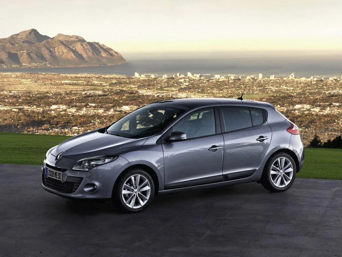 Меган 3 драйв. Renault megane 3. renault megane 3 хэтчбек. рено меган 3 хэтчбек 2008. рено меган 3 поколения.