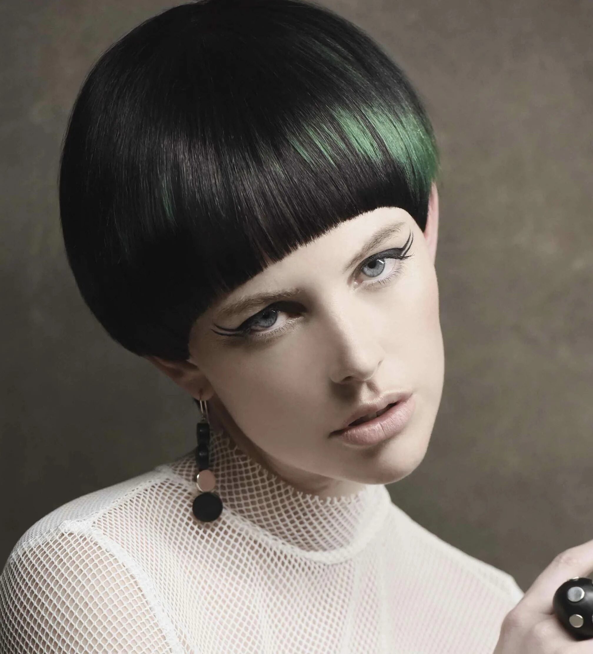 прическа горшок женская. каре паж сессон. руби роуз стрижка под горшок. стрижка под горшок. стрижка горшок женская на короткие.