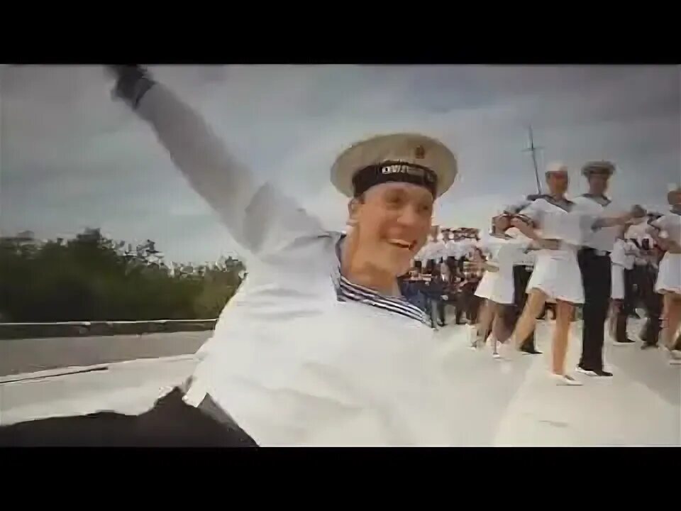 Песня морячка в исполнении. Песня морячка в исполнении. Танец я морячка ты моряк я рыбачка ты рыбак. На побывку едет молодой моряк. Группа морячок.