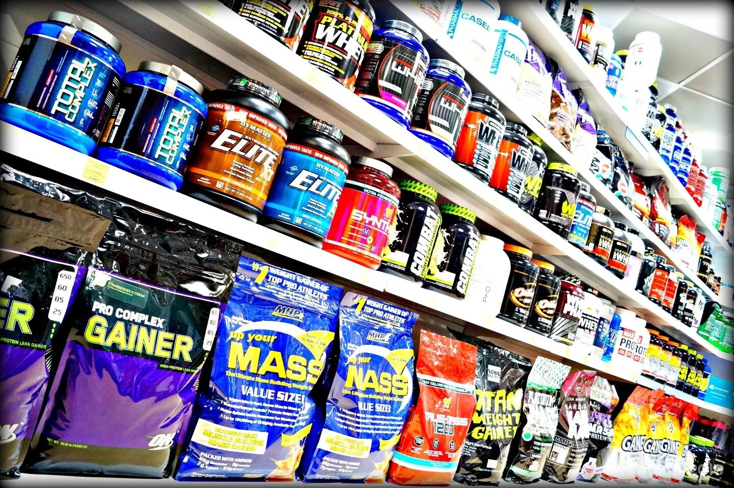 где продают энергетики. энергетики на прилавке. монстр энергетик в россии. энергетики с 18. где продают энергетики.