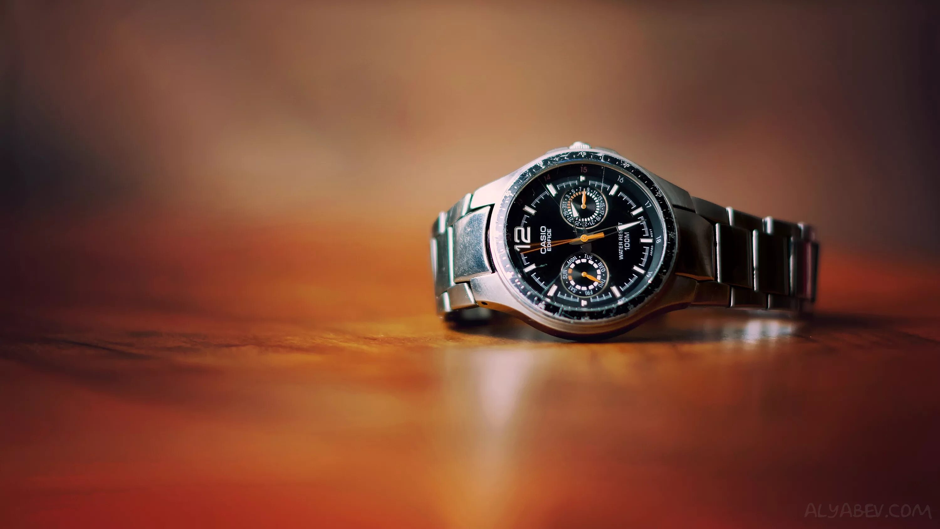 Light s watch