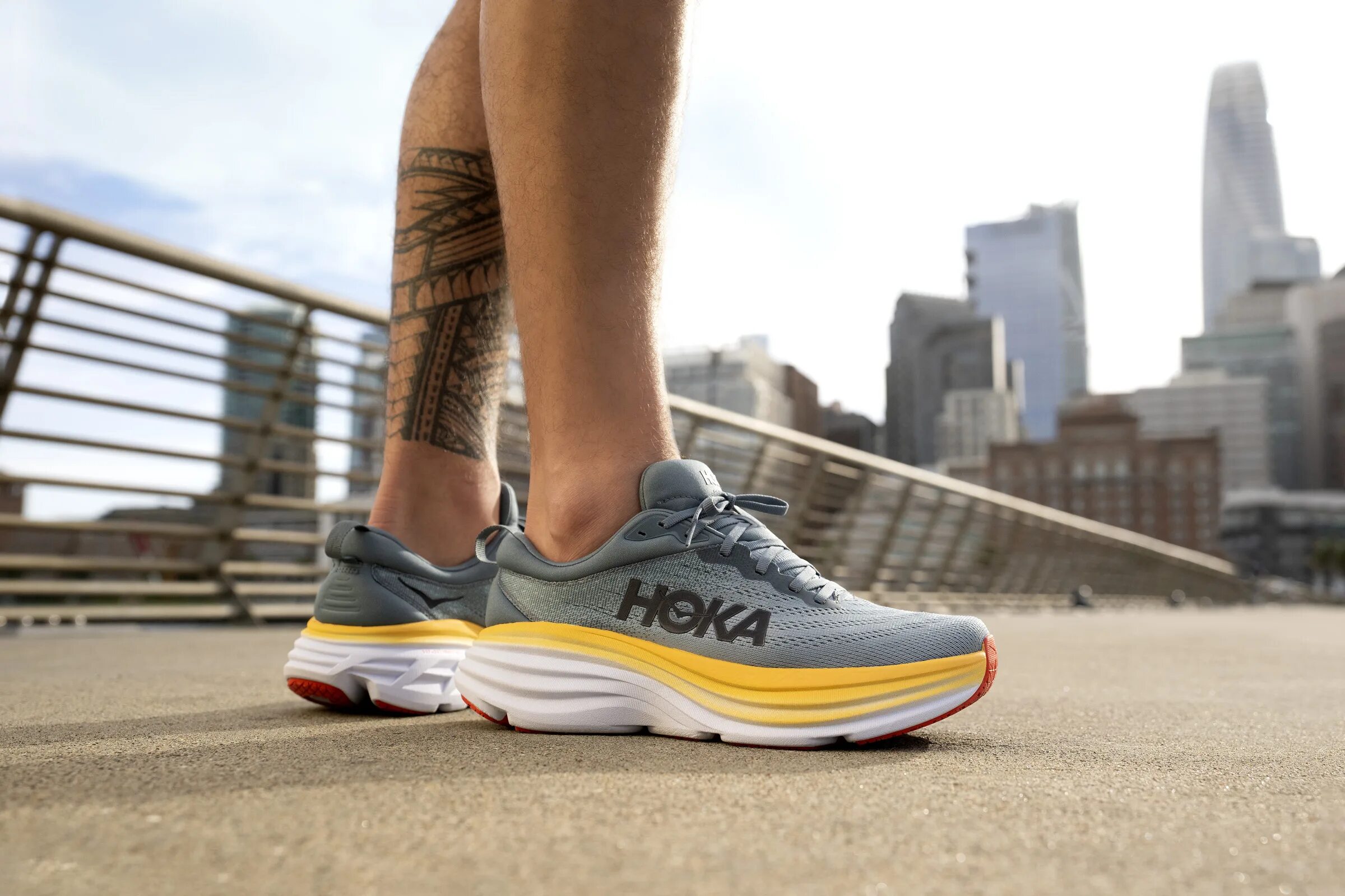 Hoka Bondi 8. Кроссовки Bondi 8. Hoka one one Bondi 8. Hoka Bondi 8 на ноге.