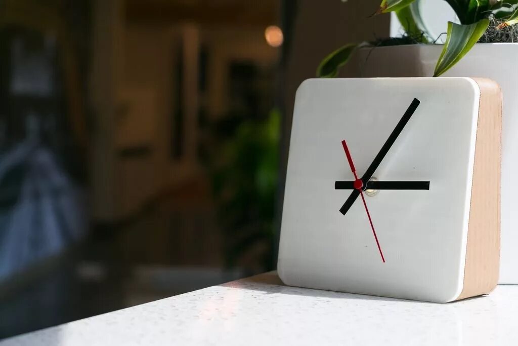 Часы diy clock. Настольные часы идеи. часы настольные минимализм. часы настенные минимализм.