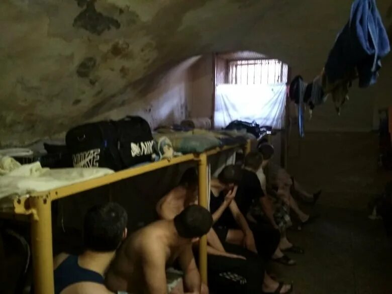 Сколько людей в сизо. Сизо 1 саратов камеры. сизо 10 можайск фотокамер. сизо 1 камеры. следственный изолятор камера.
